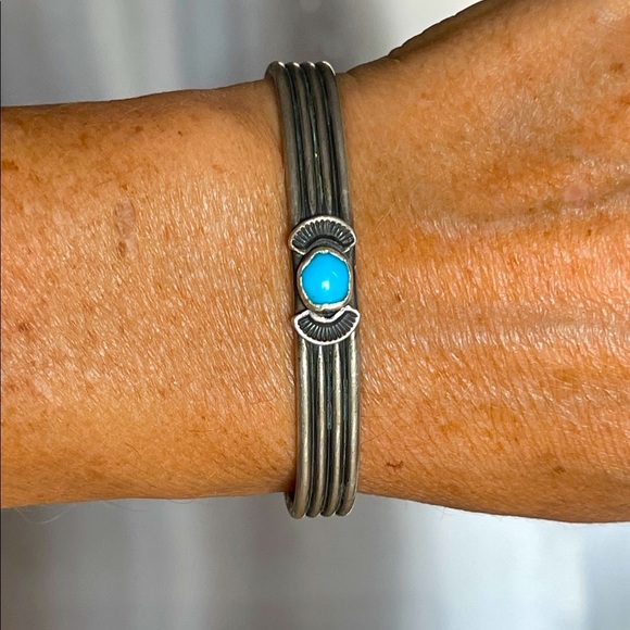 Jewelry - native American Turquoise sterling Silver and turquoise Bracelet